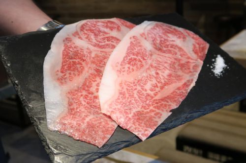 【渋谷】溶岩で焼き上げるから柔らかジューシー!スタイリッシュな焼肉ダイニング「焼肉ZENIBA (ヤキニクゼニバ)」