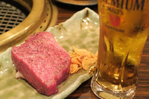【白金高輪】スタイリッシュな空間でシックにいただく希少部位の数々「和牛焼肉 KIM (キム)」