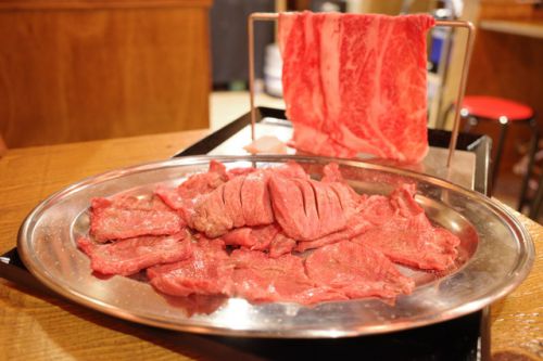 【名古屋】セルフだから高級焼肉が安い!新スタイルの焼肉店がオープン「肉の夜市」
