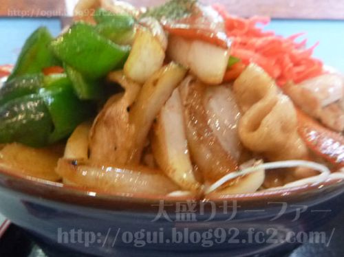 デカ盛り食堂の金曜日へ再訪「焼肉丼」大盛りが超具だくさん♪
