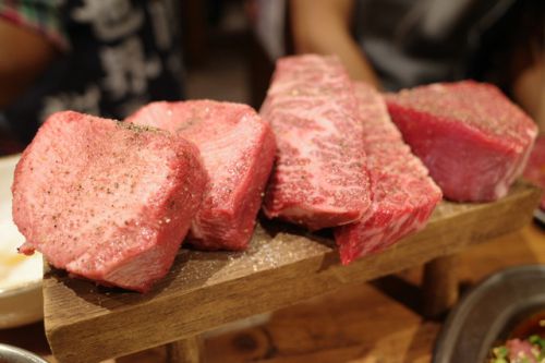 【渋谷】分厚いお肉の盛り合わせはインパクト抜群!ワイワイ楽しめる焼肉「ここから 渋谷道玄坂店」