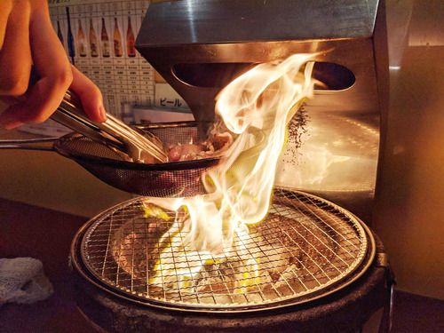 【福岡】名物ざる焼き！宮崎産の新鮮な鶏炭火焼肉♪＠小林養鶏 しちりん焼肉 わさび