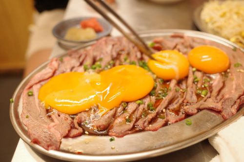 【三田】ヒロミヤ監修の姉妹店がOPEN!セルフ飲み放題コースが5千円のコスパ「ツラとキモ 炭火焼肉 いわしげ」