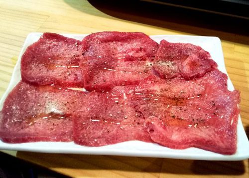 肉はハイコストパフォーマンス、コンロが残念「焼肉のぶ」@天満