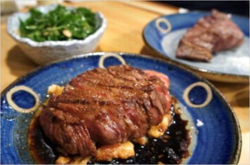 隠れ家的「炭火焼肉ゆうじ」はお取り寄せも人気♩予約時の注意点は?