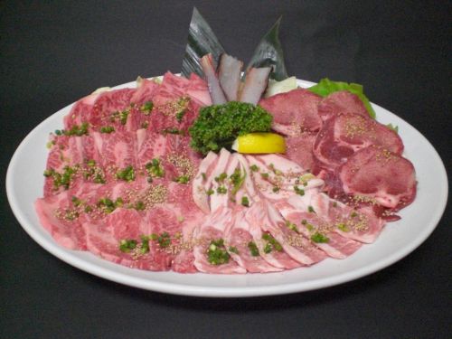 平日限定!焼肉半額祭り実施中(^^♪