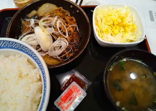 いつも通り甘~い、牛焼肉定食「吉野家 大手前店」@谷町四丁目