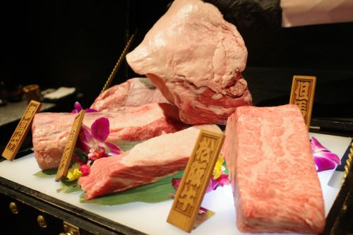 【西麻布】完全個室のプライベート空間で楽しむ極上の焼肉とワインのマリアージュ「焼肉 X」