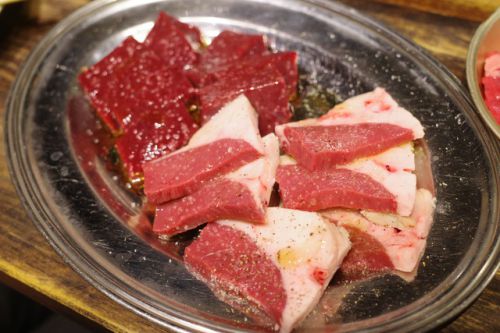 【恵比寿】カウンターで楽しむ焼肉が楽しい!つまみも充実した名店「焼肉一七三」