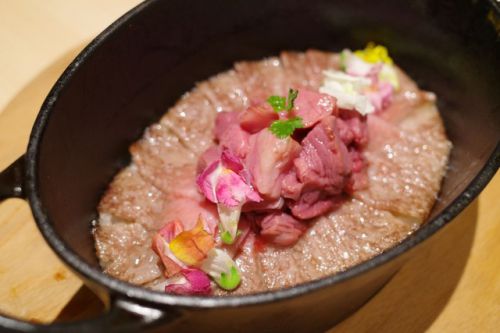 【恵比寿】見た目も味も抜群の映え焼肉コースをプライベート空間で「うしみつ」