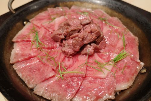 【横浜】プライベート感たっぷりの個室でネオ焼肉を楽しむ「横浜 うしみつ」
