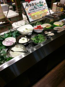 当店は焼肉・寿司など食べ放題ですよ～♪