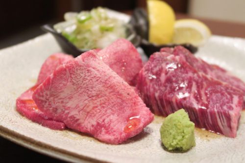 【西麻布】西麻布でカジュアルに焼肉デートなら!プライベート感たっぷりの店内で赤身希少部位を堪能「にくだらけ」